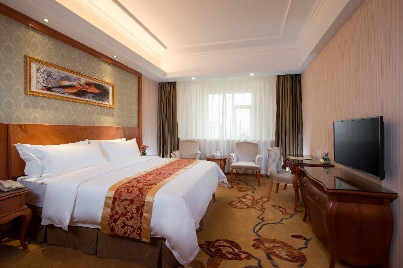 Vienna Hotel Shouti Beijing Bagian luar foto